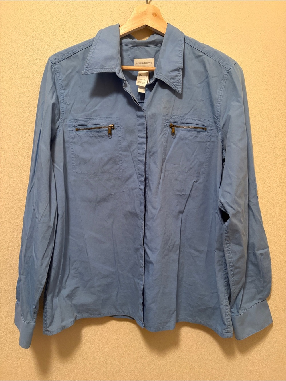 ♻️ Liz Claiborne Sky Blue Button down